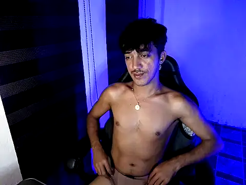 Spicy_RowyCam live cam on StripChat