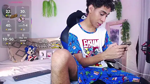huge_armound webcam