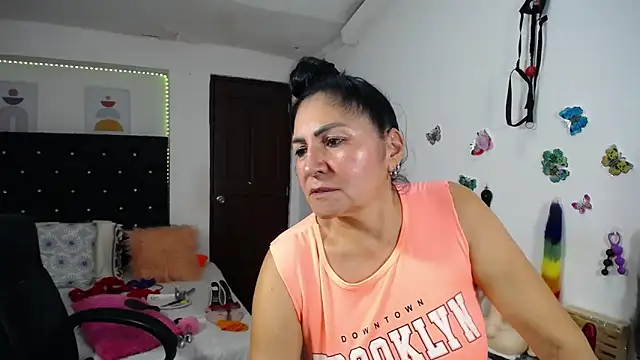 mature_bigboobs10 webcam