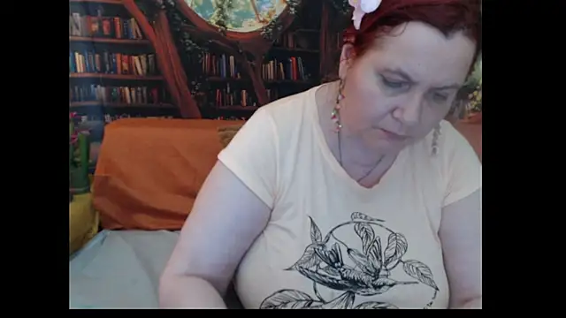 PlayfullMature webcam