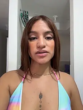 ViankaRose live cam on StripChat