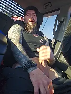 beardedtattood (Ask my age) - Let's get super horny 😈😈😋😋
