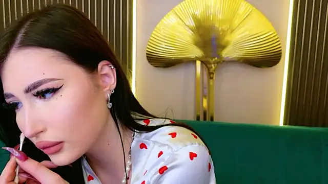 EmmaLawrens webcam