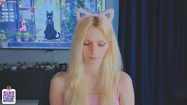 JuanaSumma webcam