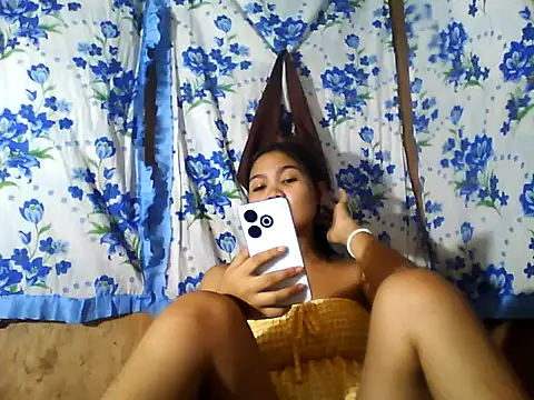 PinaySkinnyJust18 webcam
