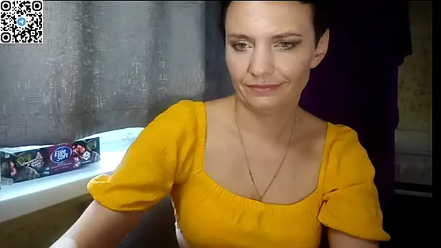 HotMamaQueen234 webcam