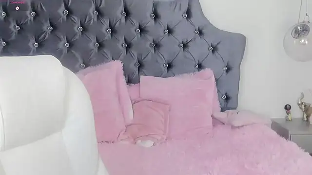 conny__curly webcam