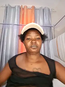 TrishaKalid webcam