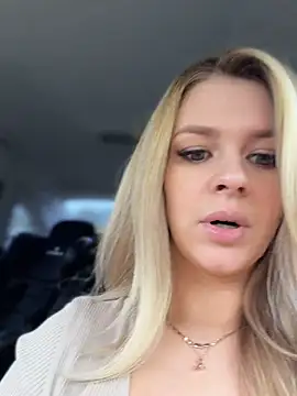 Love_Bri webcam