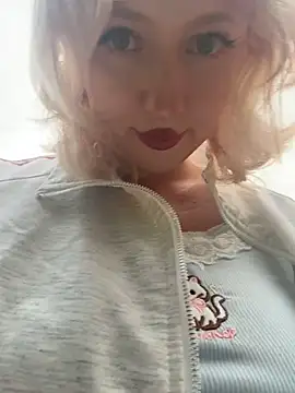 ronniekiss (F young) - Masturbation pussy & squirt