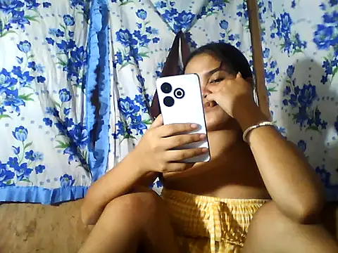 PinaySkinnyJust18 webcam