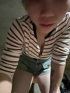 MiuMiu-Babyy webcam