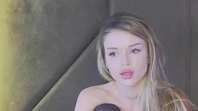 MarilynNova webcam
