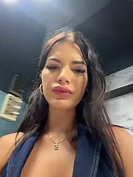 RaniaSnow live cam