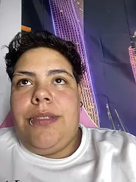 Hailey_Curvy live cam on StripChat