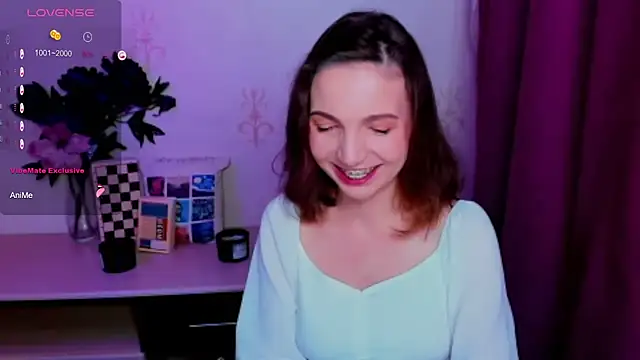 KindHazelHere_ live cam on StripChat