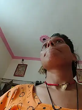 Sexy-Suhani2