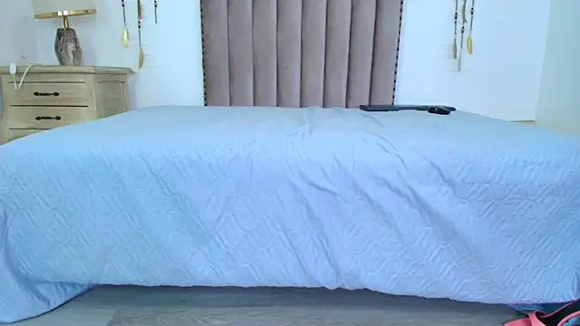 naia_cox webcam