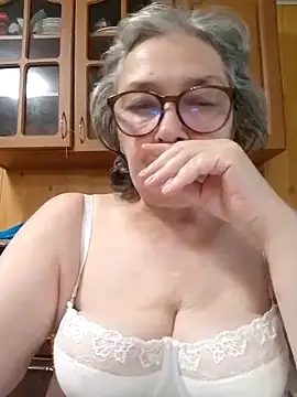 irinasweet54 - IrinaSweet54's free webcam - UK Sex Cams