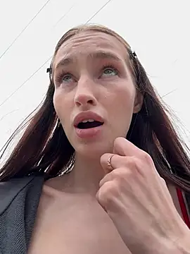 -missbehaving- live sex cam