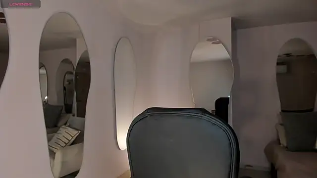 ArianaDumont webcam