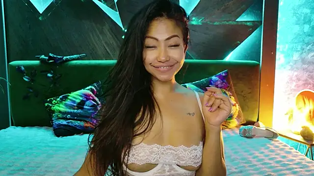 ElyaQuinn webcam