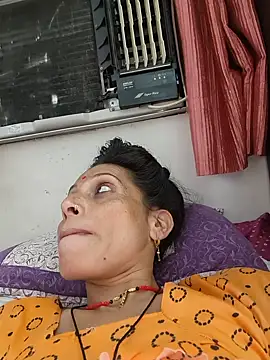 Sexy-Suhani2