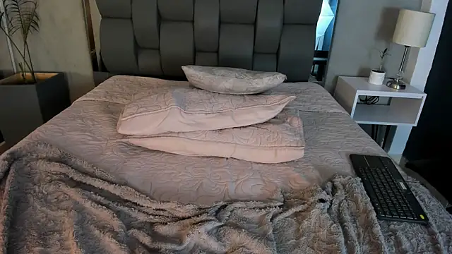 Charlie___Musk webcam