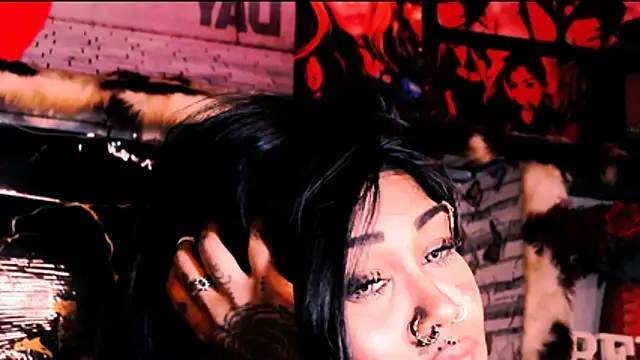 indian_dreamgirl webcam