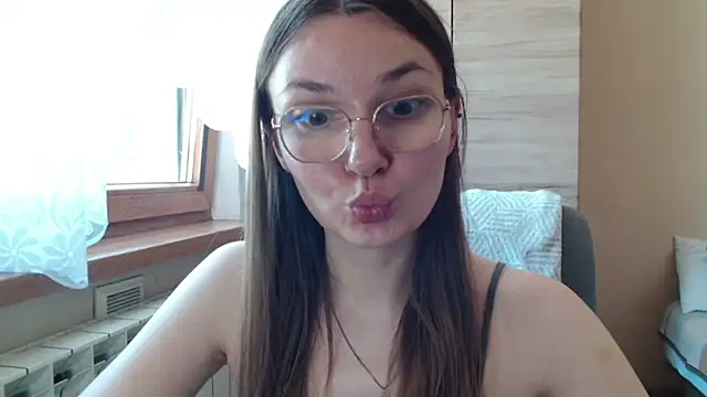 LooveELLYx webcam
