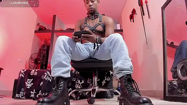 AlejoKhalifa_ webcam