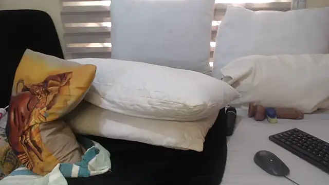 Foxybrownxx1 webcam