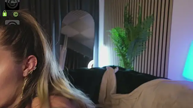Ema_Reese webcam