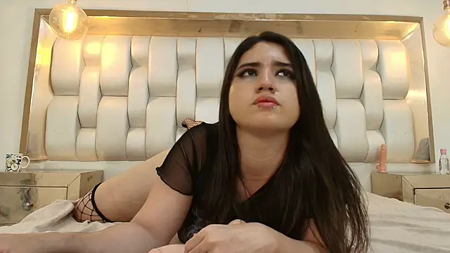 LizzyRaven webcam