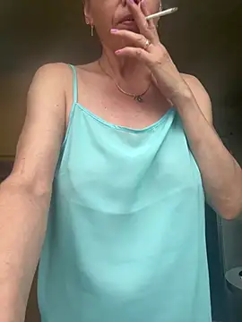 Amberhotqueen webcam