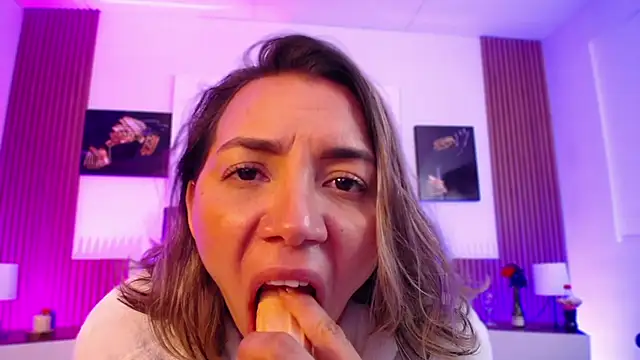 milfsecret69 webcam