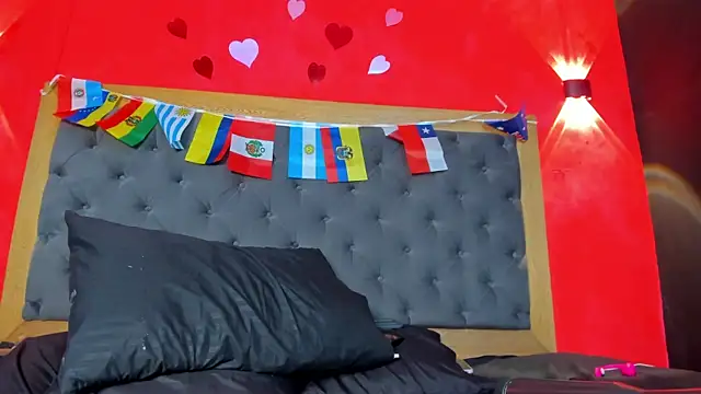 YayaHilton webcam