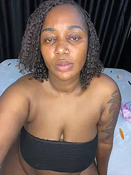 Honeylust26 live cam on StripChat