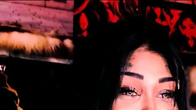 indian_dreamgirl webcam