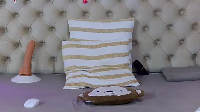 PlayfulShow webcam