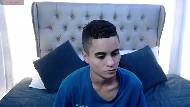 Liiamthompson webcam