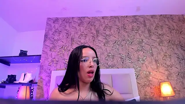 ValkyriaSteel live cam on StripChat