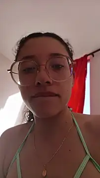 DanaaCollins webcam