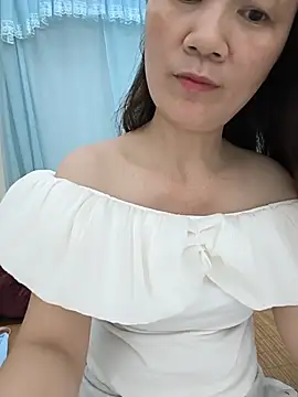 Lye_lovely live cam on StripChat