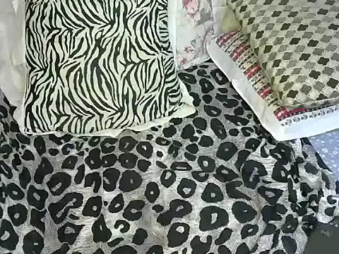 brownfinegirl22 webcam