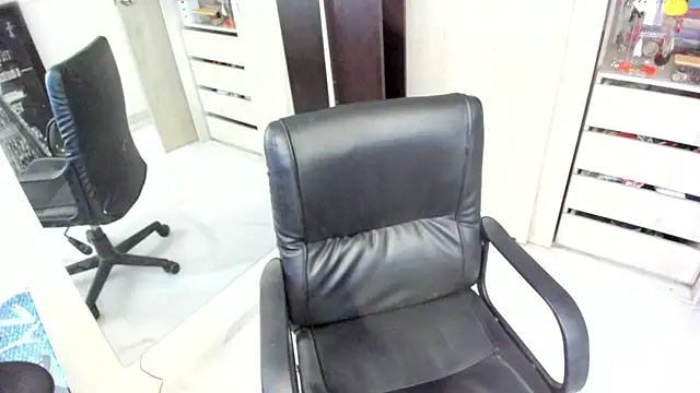 BellaFlaming webcam
