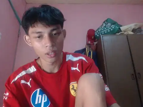 Kyoshi_19 live cam on StripChat
