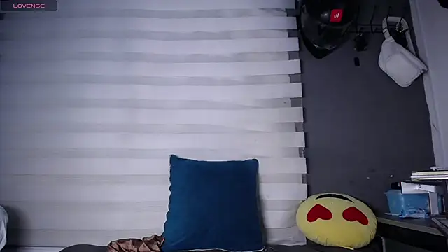 dirty_27cms live cam on StripChat