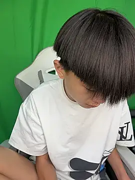 DD-101 live cam on StripChat