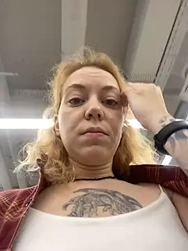 Sweety_Risk live cam on StripChat